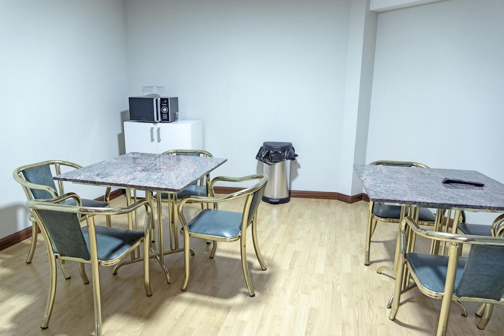 Hostal Alda Palencia Plaza エクステリア 写真