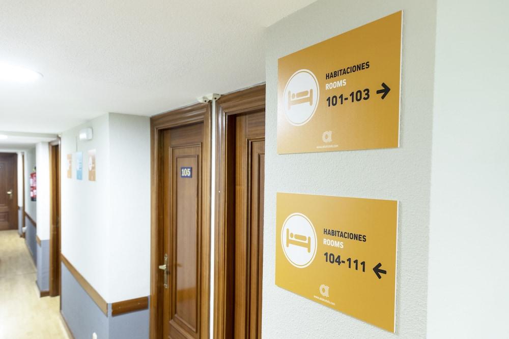 Hostal Alda Palencia Plaza エクステリア 写真