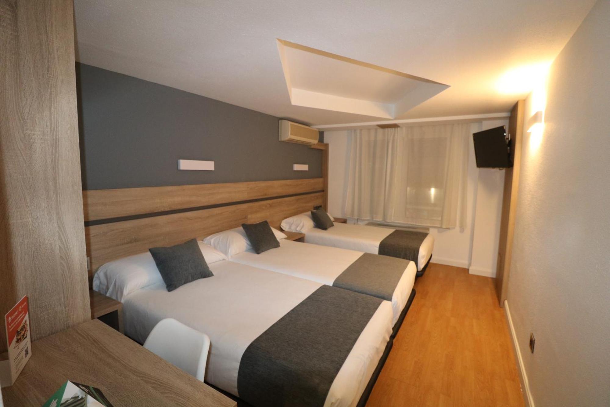 Hostal Alda Palencia Plaza エクステリア 写真