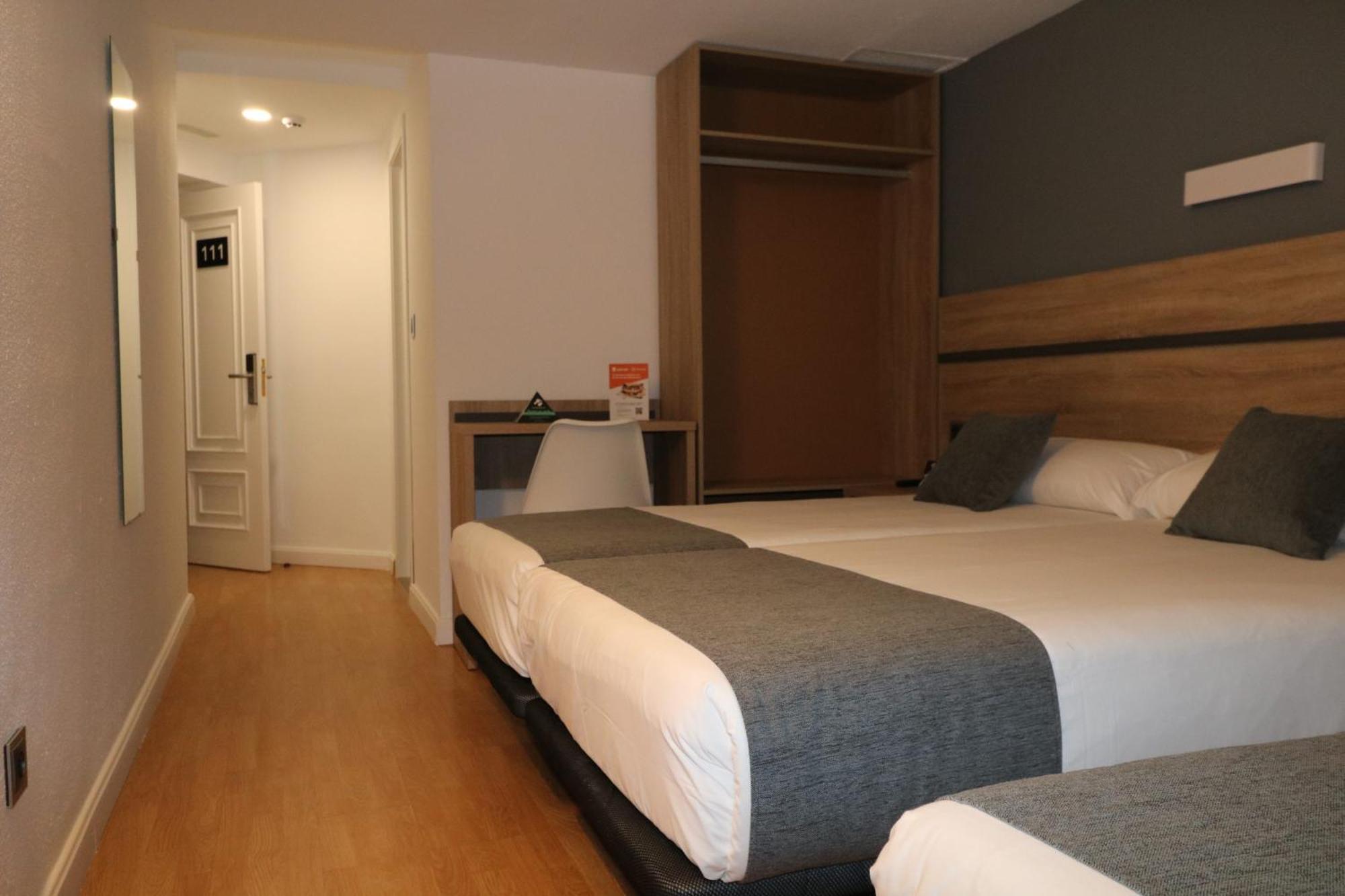 Hostal Alda Palencia Plaza エクステリア 写真