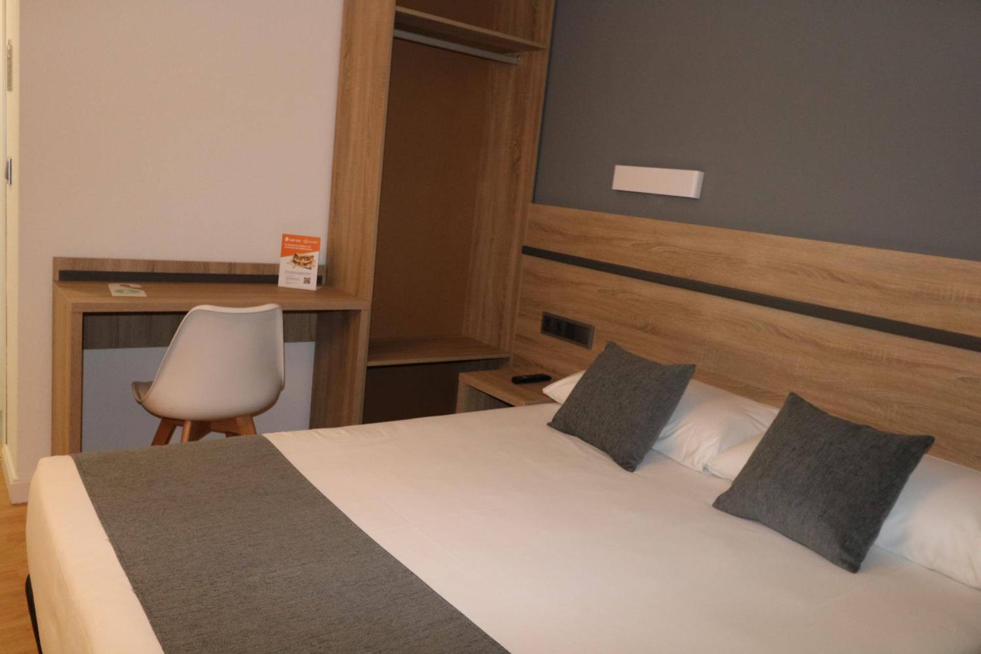 Hostal Alda Palencia Plaza エクステリア 写真