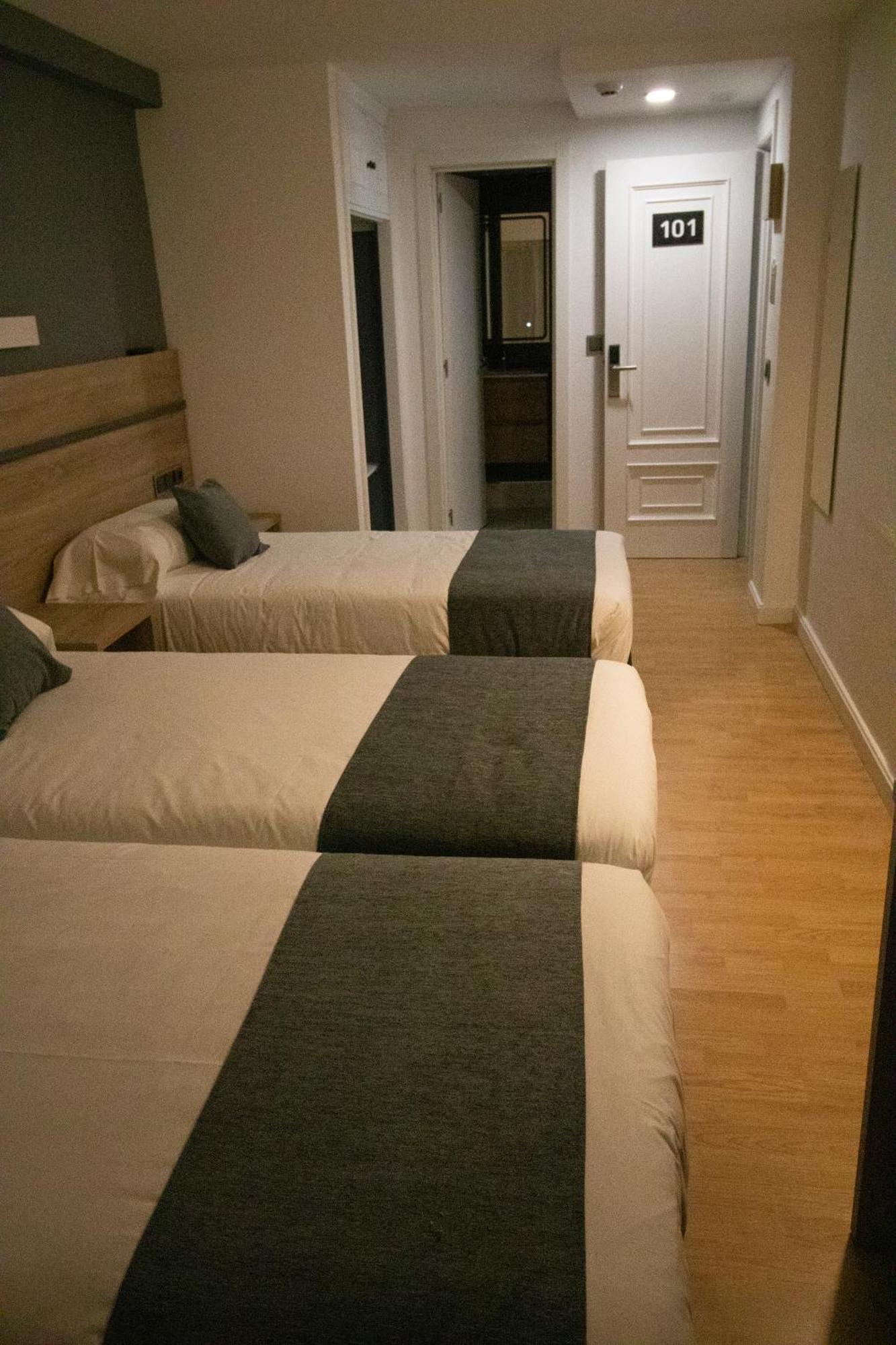 Hostal Alda Palencia Plaza エクステリア 写真